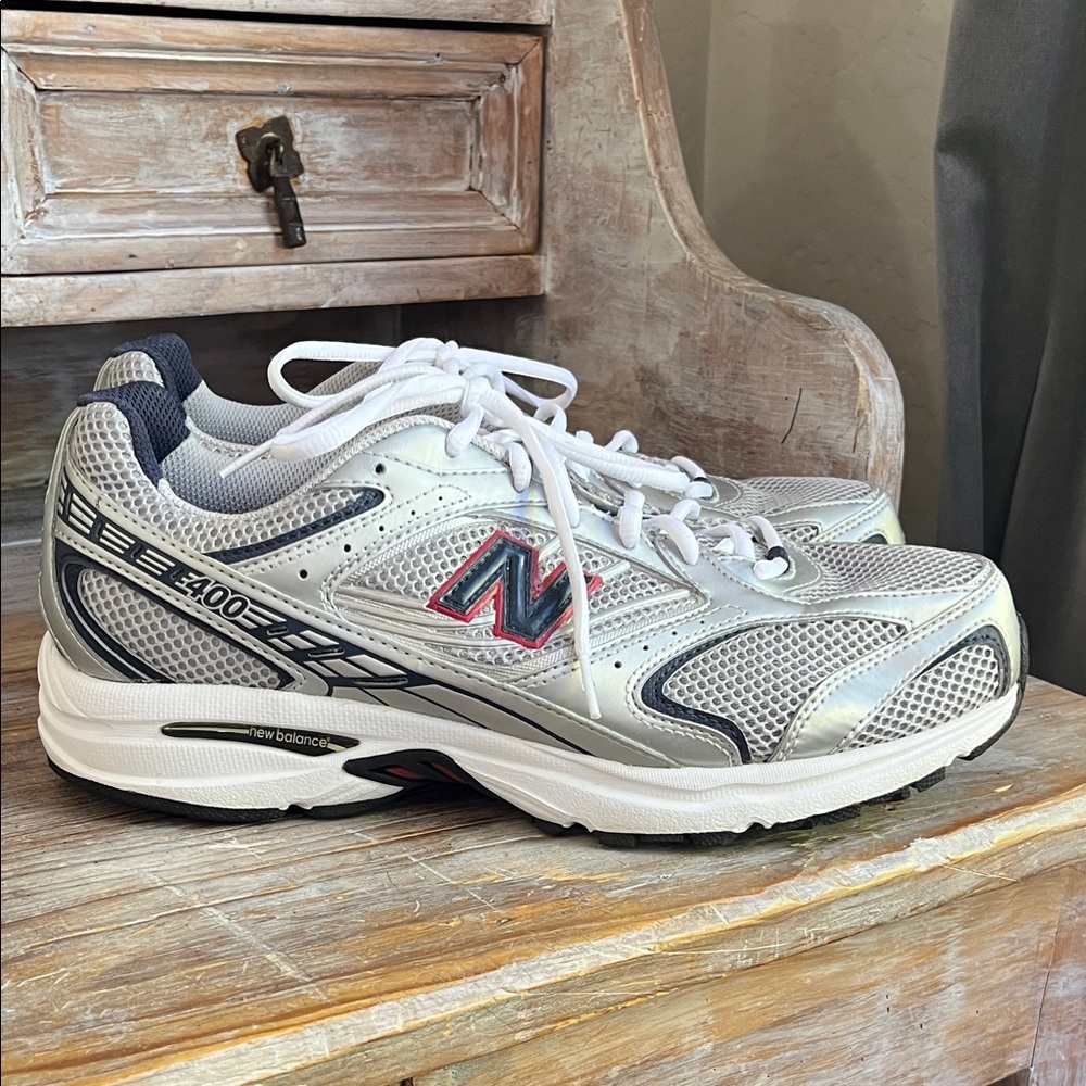 🩶 NWOT New Balance 400 Sneakers Size 10 Wide grey white navy blue red